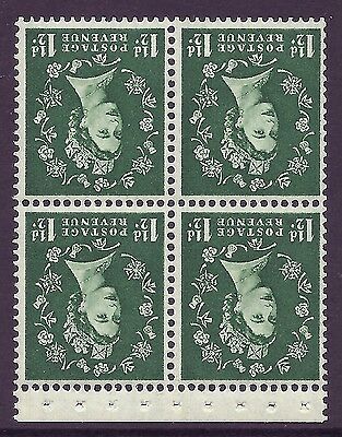 SB67a Wilding booklet pane Crowns Cream perf type AP UNMOUNTED MNT MNH