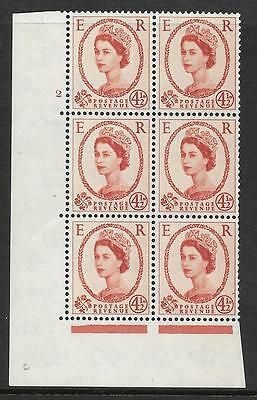 4½d Wilding Multi Crown on Cream Cyl 2 No Dot perf A(E/I) UNMOUNTED MINT