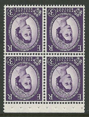 SB94a Wilding booklet pane Crowns On Cream perf type AP UNMOUNTED MNT/MNH